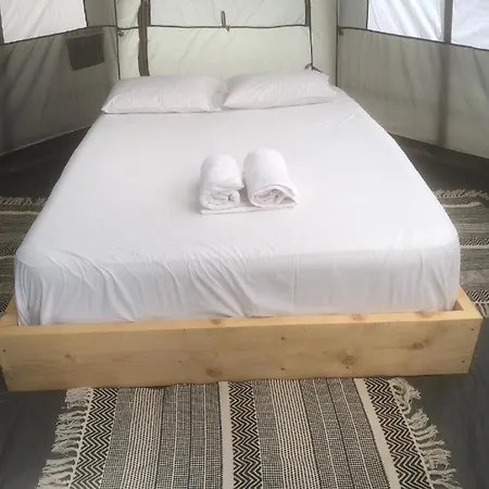 Barreira Beachfront Tents 9 *