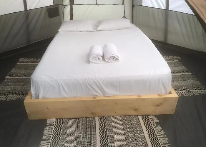 Barreira Beachfront Tents 9 *